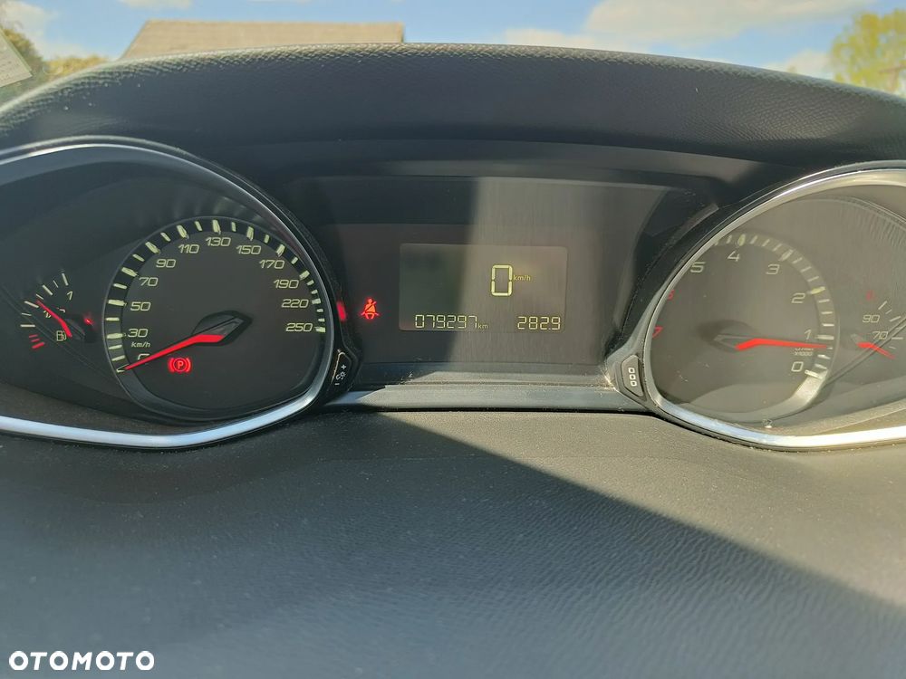 Peugeot 308 1.6 THP Access - 2