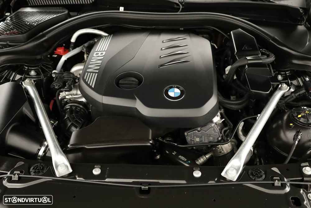 BMW 520 d Pack Desportivo M - 26