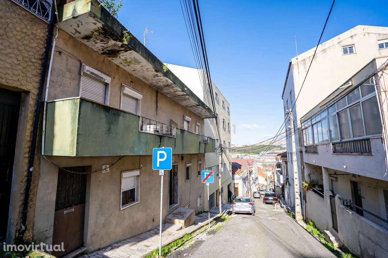 Prédio Urbano, Serra da Luz - Grande imagem: 2/22
