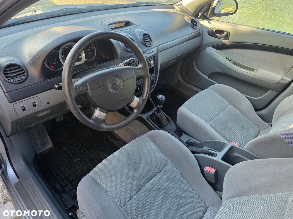 Chevrolet Lacetti - 12