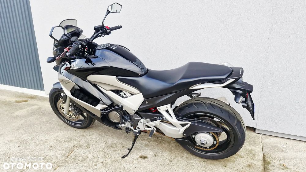 Honda VFR - 10