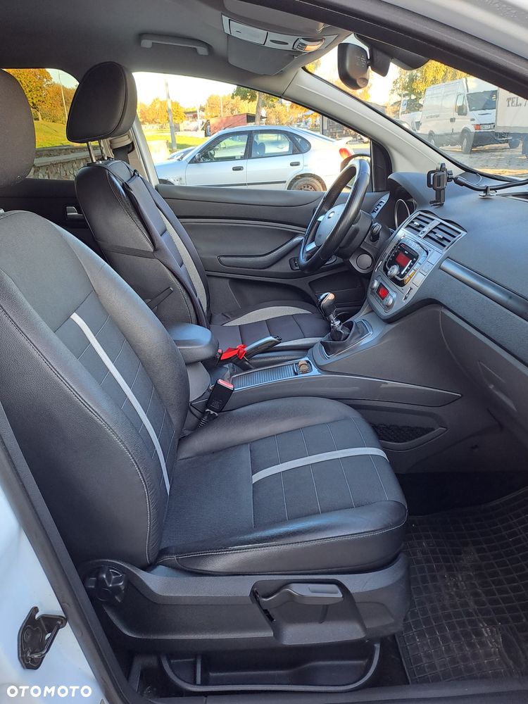 Ford Kuga - 14