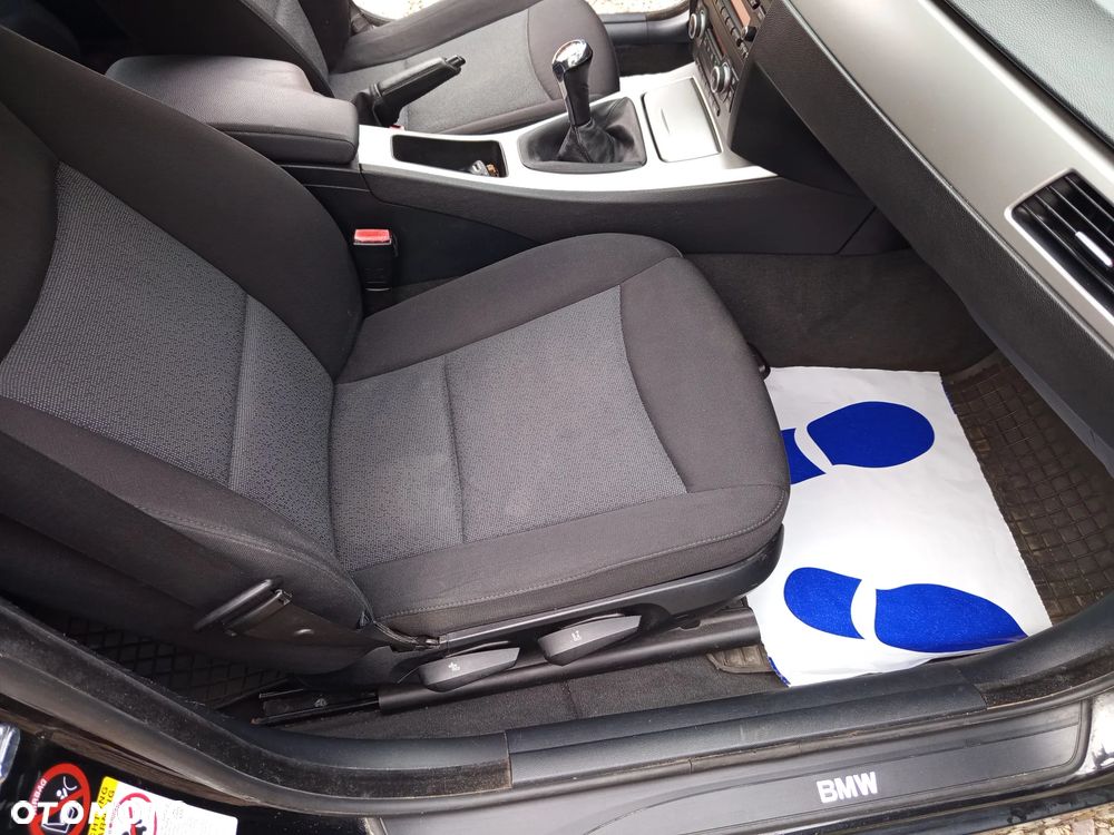 BMW Seria 3 - 34
