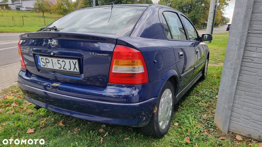 Opel Astra 2009 photo 2