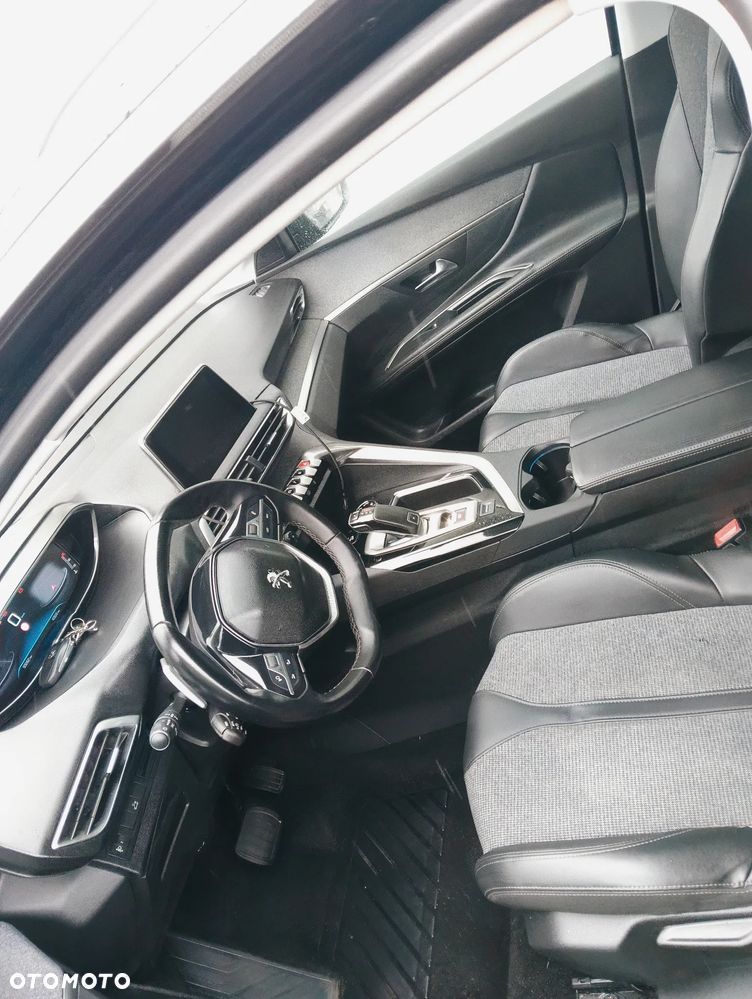Peugeot 5008 1.2 PureTech Allure Pack S&S EAT8 - 8