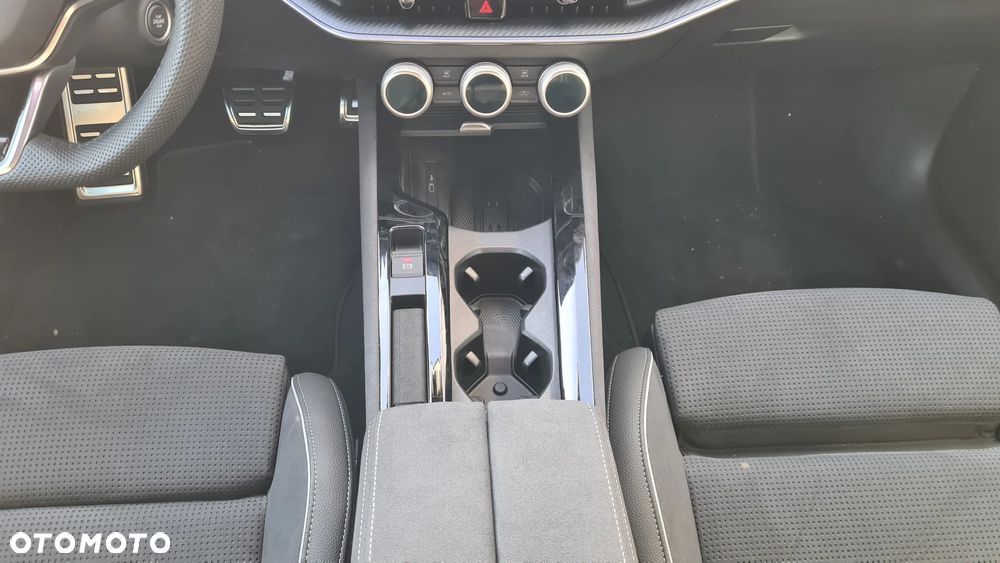 Skoda Superb 1.5 TSI Sportline DSG - 16