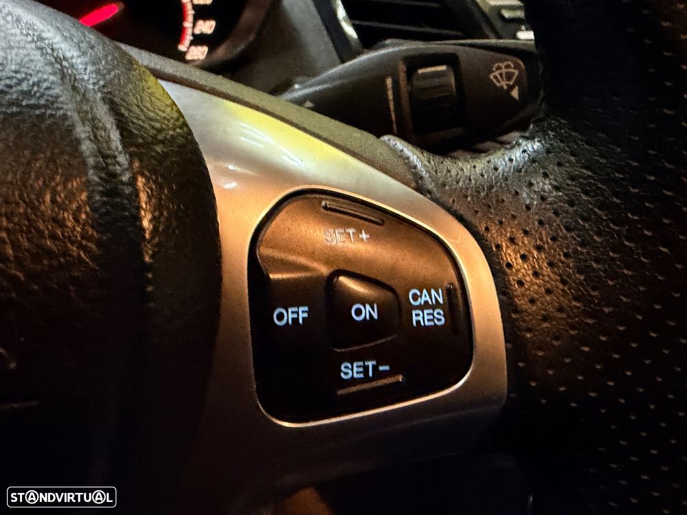 Ford Fiesta 1.6 EcoBoost c/ Pack Pele Desportiva ST - 20