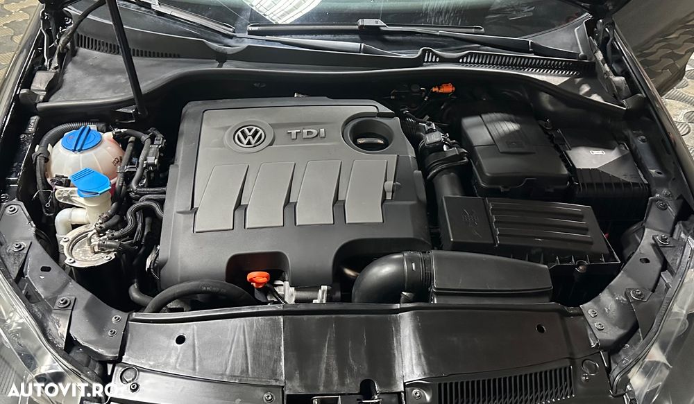 Volkswagen Golf 1.6 TDI DPF BlueMotion - 12