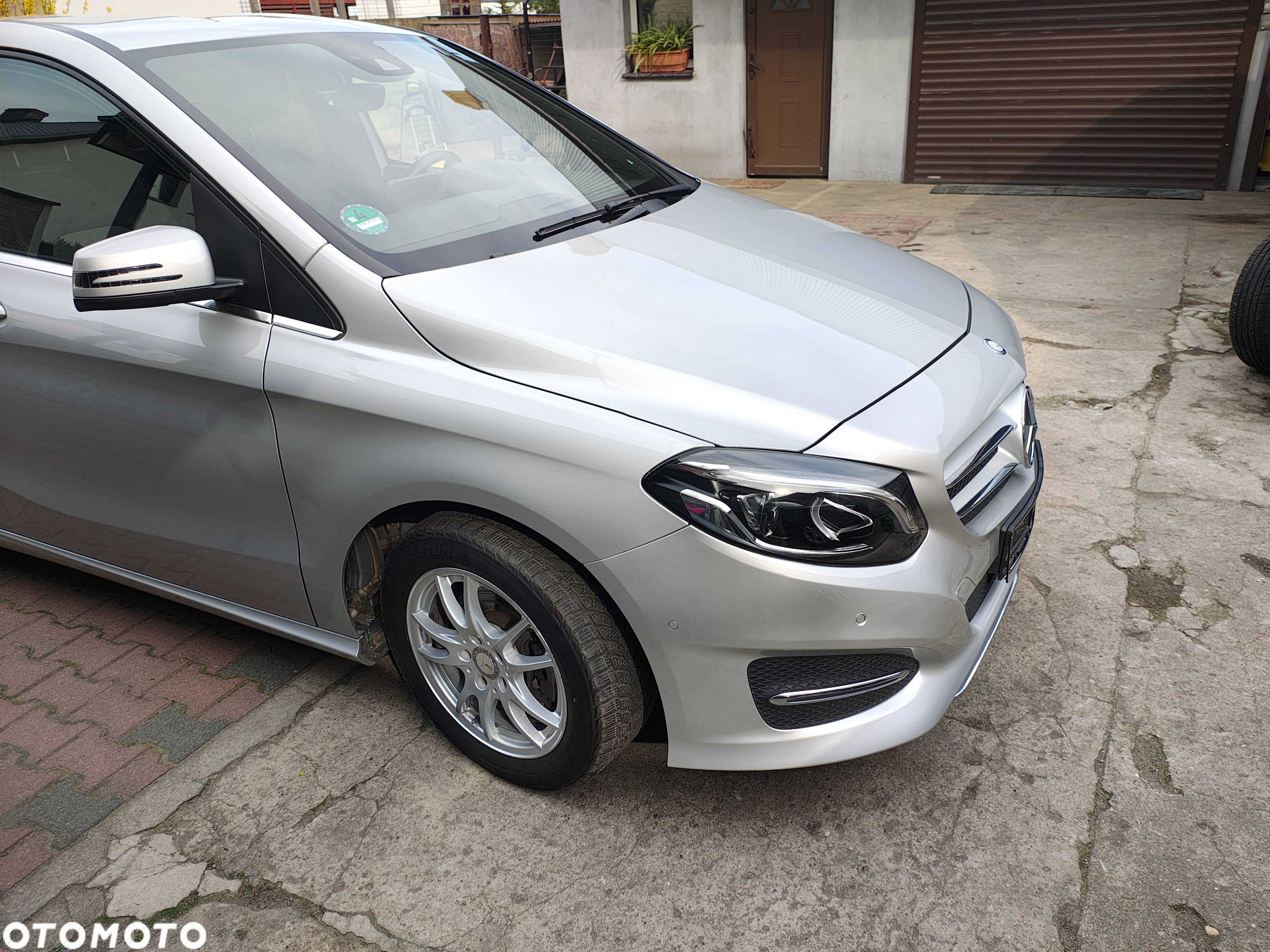 Mercedes-Benz Klasa B 180 (BlueEFFICIENCY) - 2