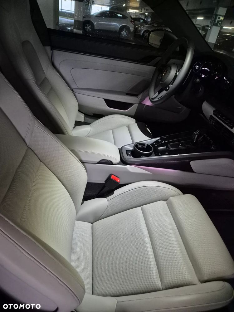 Porsche 911 Carrera PDK - 12