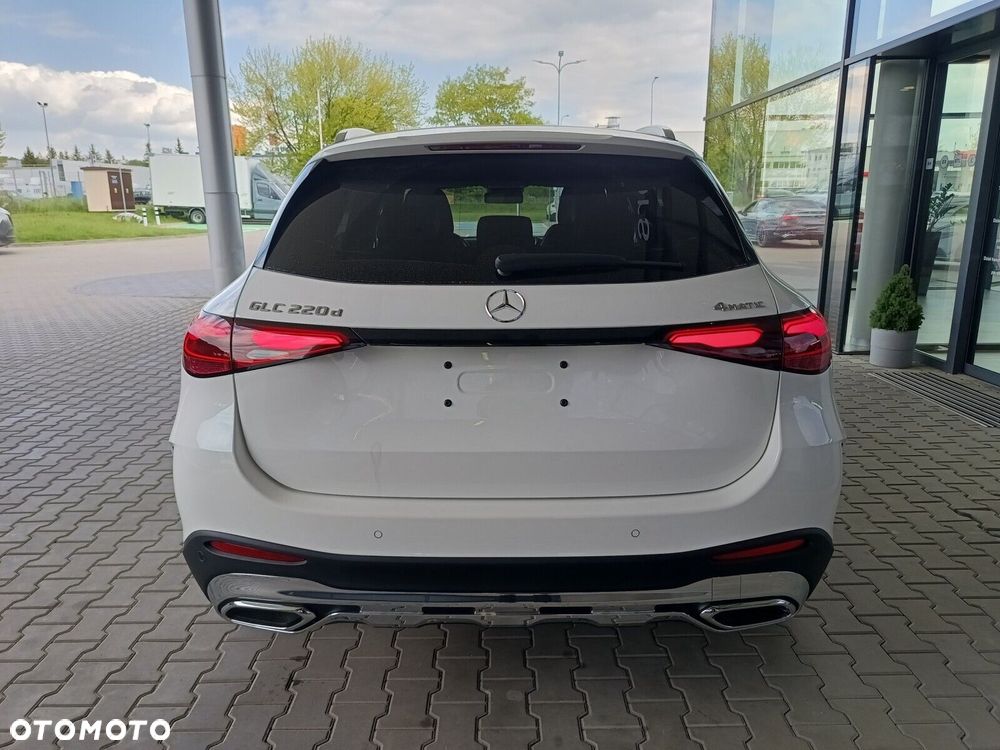 Mercedes-Benz GLC - 7