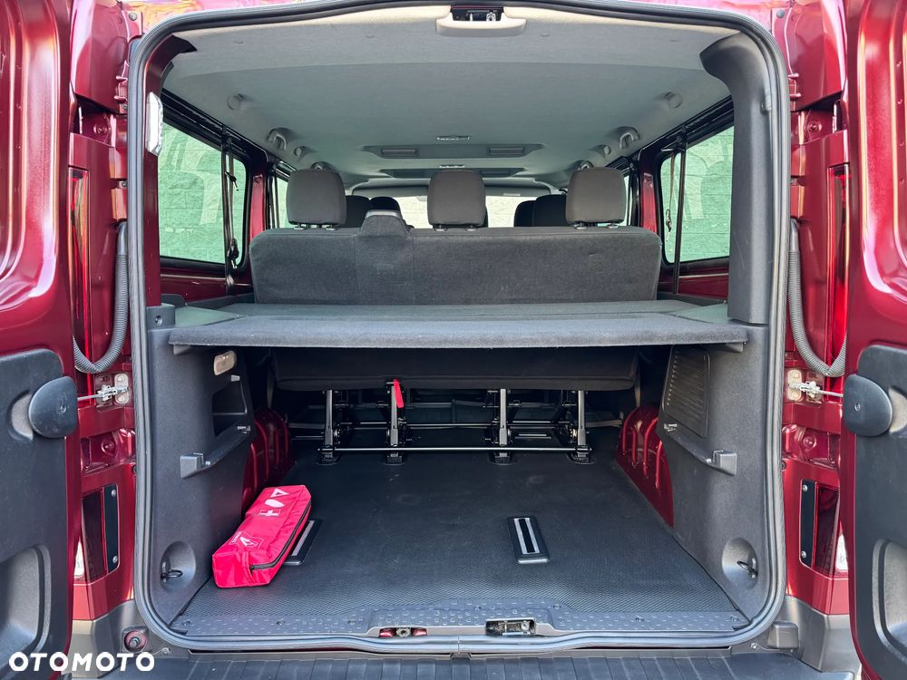 Renault Trafic 2.0 dCi - 9