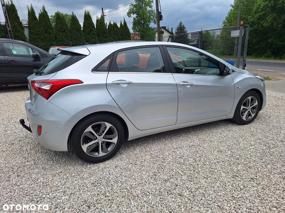 Hyundai i30 blue 1.6 GDI Trend - 18