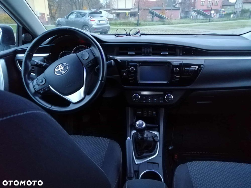 Toyota Corolla - 10