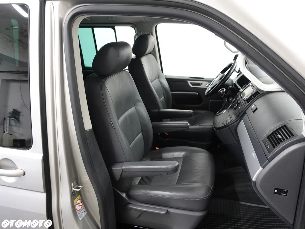 Volkswagen Multivan - 28