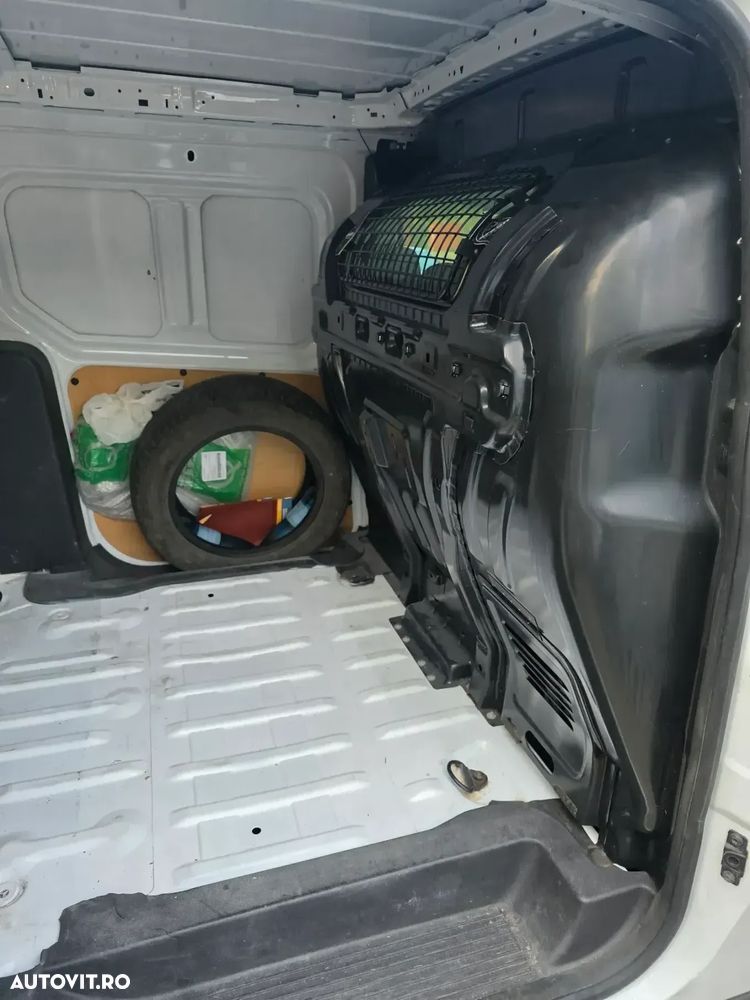 Ford Transit Connect - 4
