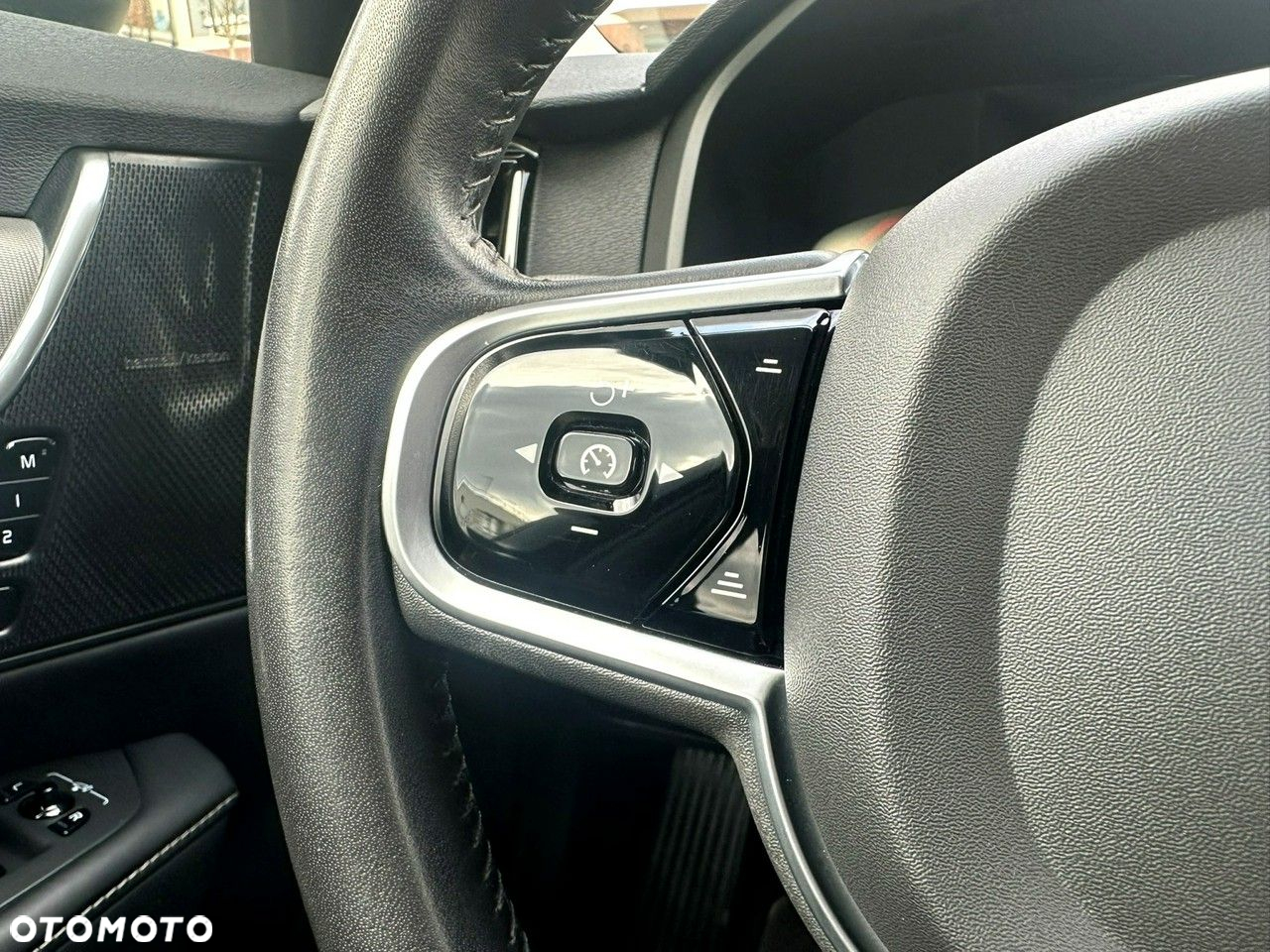 Volvo V90 Cross Country D5 SCR AWD Pro - 37