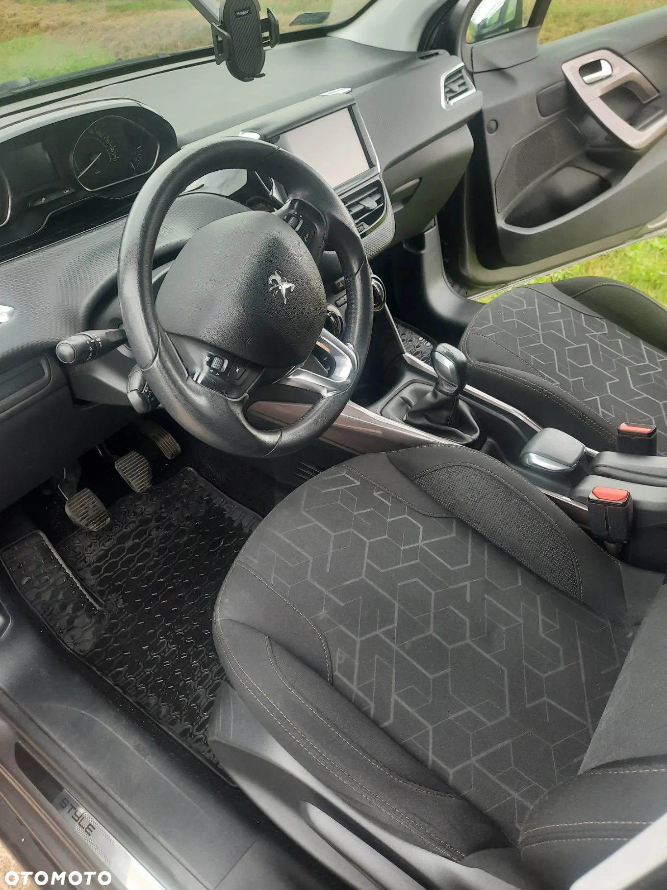 Peugeot 2008 - 11