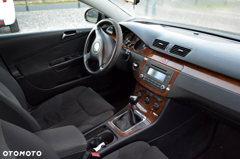 Volkswagen Passat 2.0 TDI Comfortline - 4