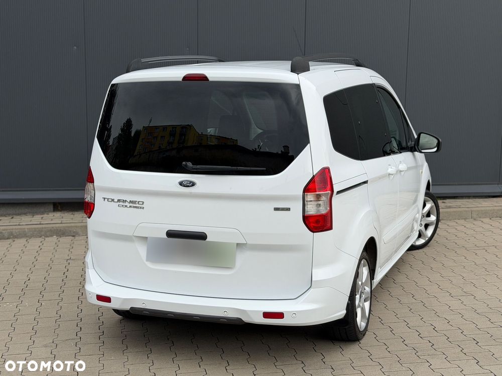 Ford Tourneo Courier 1.0 EcoBoost Titanium - 4