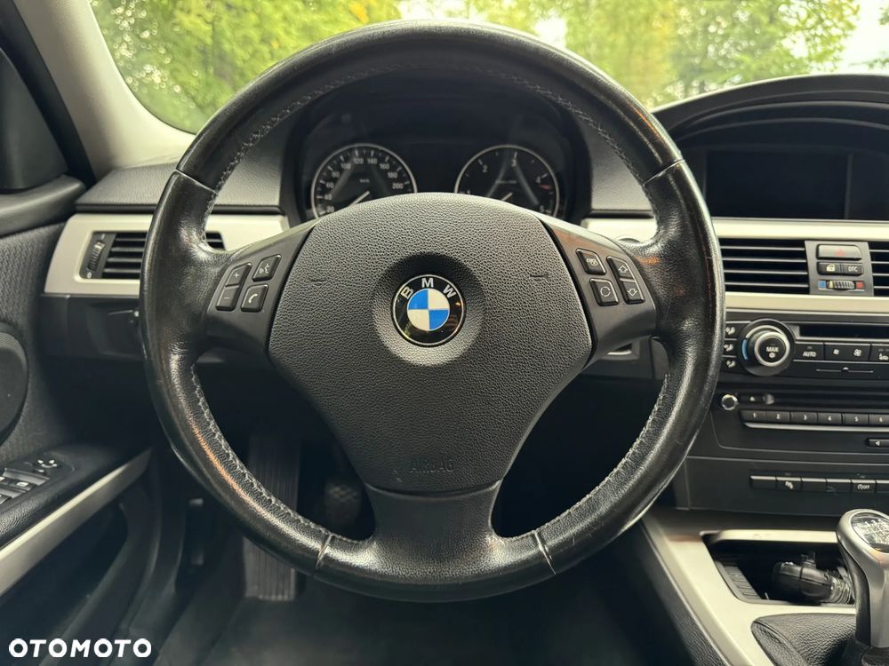 BMW Seria 3 318d - 31