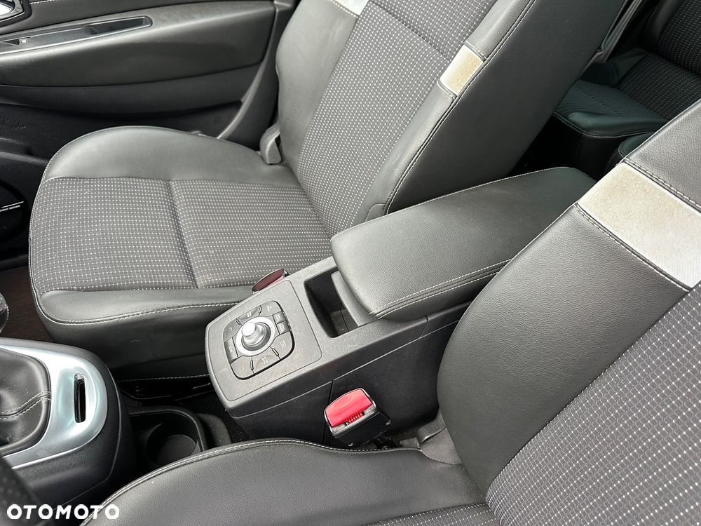 Renault Scenic Energy TCe 115 S&S Xmod Bose Edition - 26