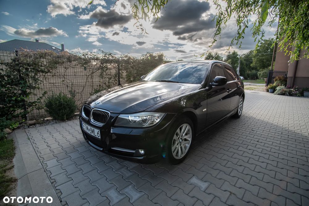 BMW Seria 3 318i - 5