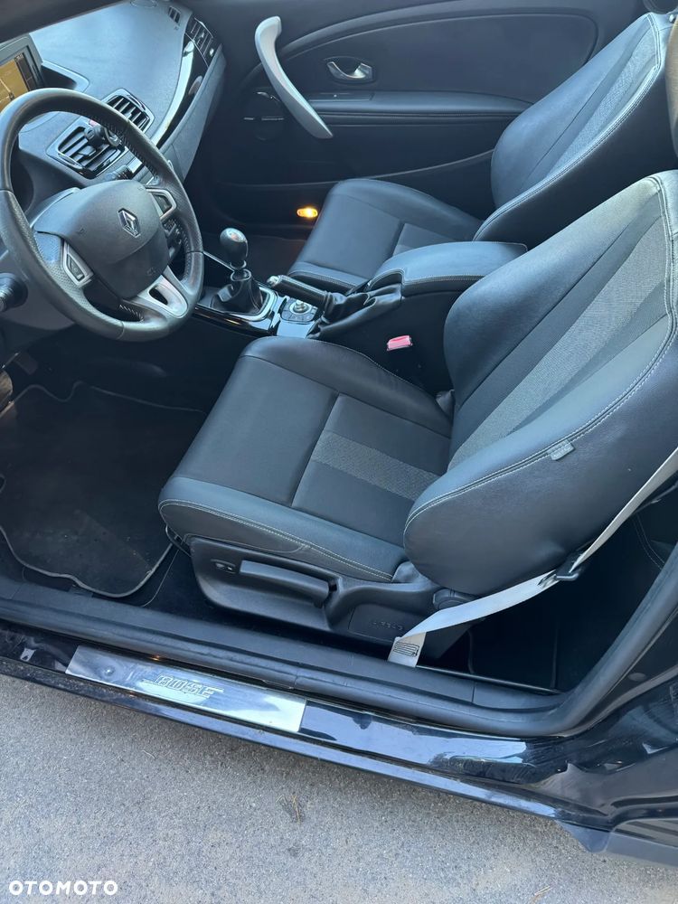 Renault Megane TCe 130 Coupe Bose Edition - 10