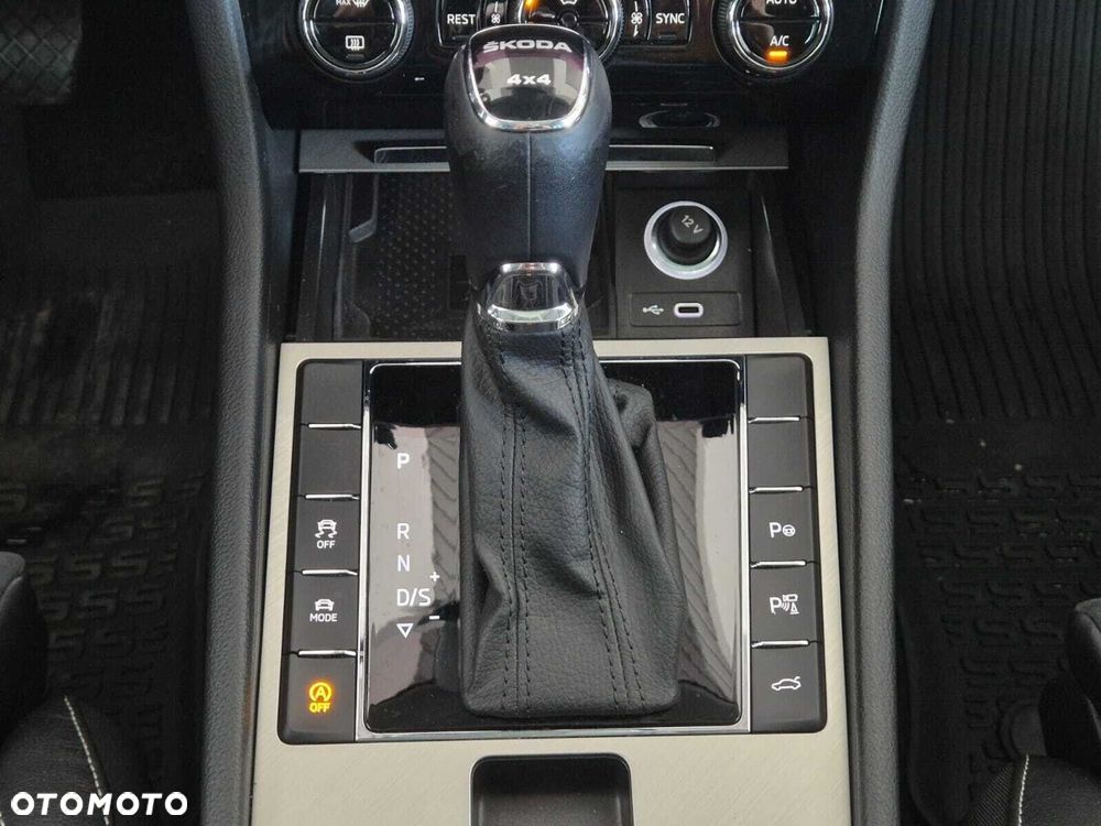 Skoda Superb 2.0 TSI 4x4 Style DSG - 39