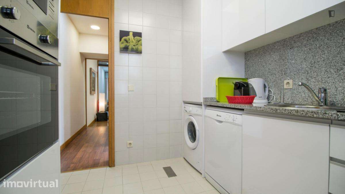 Quarto - localizado em Massarelos Porto - Grande imagem: 3/8