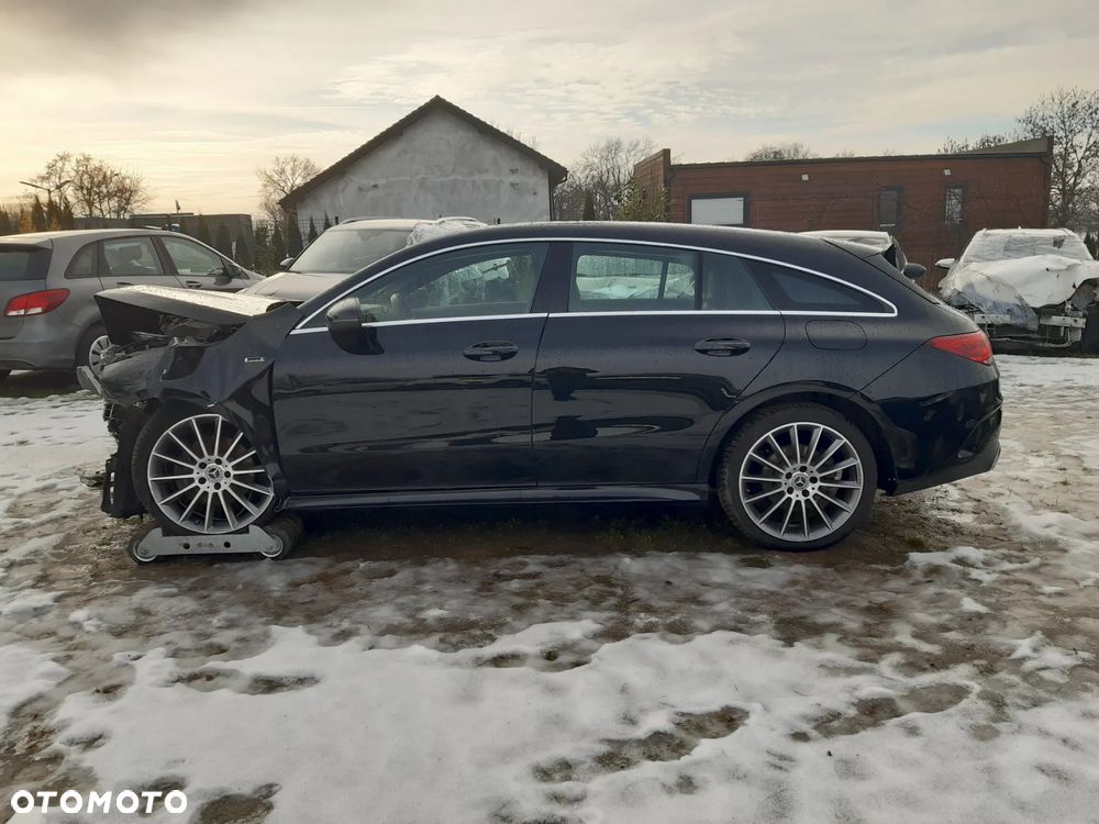 Mercedes-Benz CLA 180 7G-DCT AMG Line Advanced Plus - 4