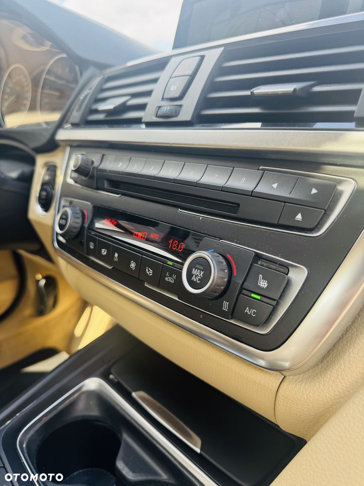 BMW Seria 3 328i xDrive Sport-Aut Luxury Line - 12