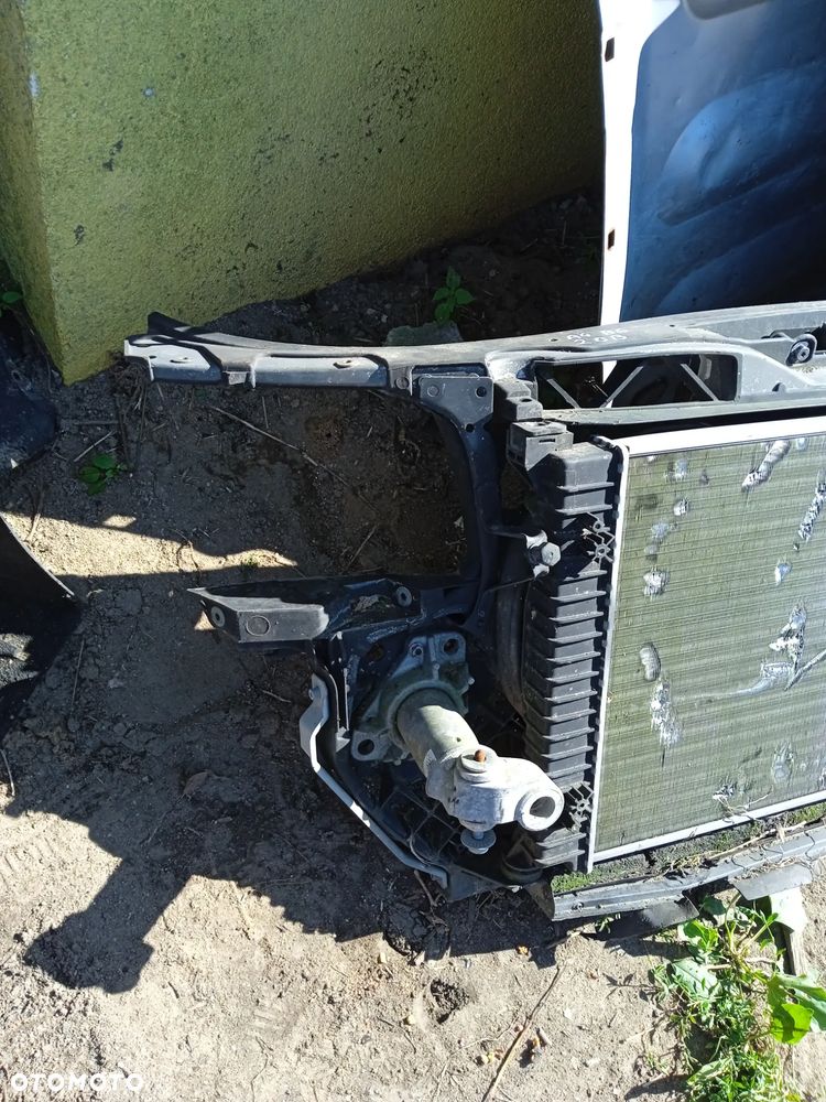 PAS PRZEDNI WZMOCNIENIE CHŁODNIC WENTYLATORY AUDI A4 B6 2.0 B - 2