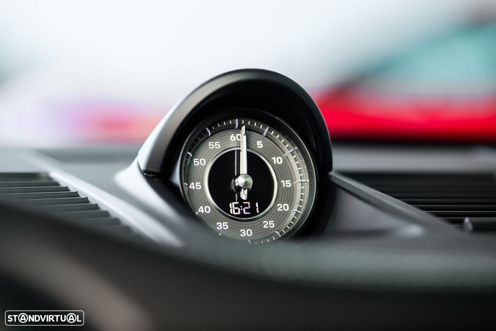 Porsche 911 (992) Turbo S - 32