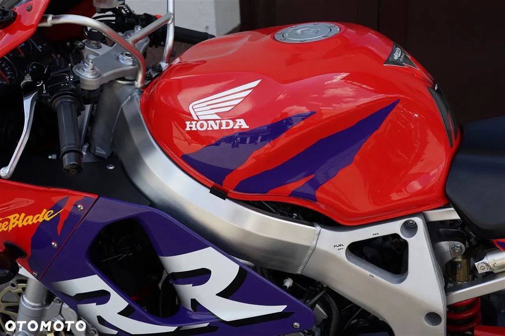 Honda CBR - 27