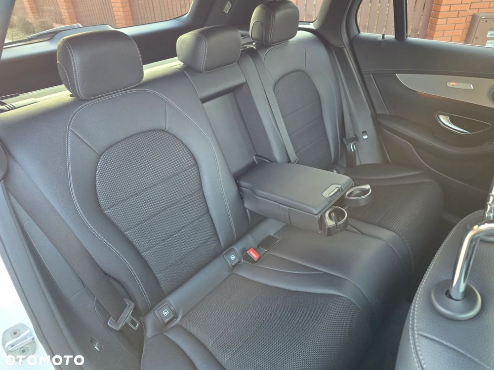 Mercedes-Benz GLC - 21