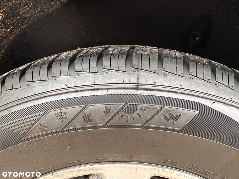 Chrysler Pacifica - 37