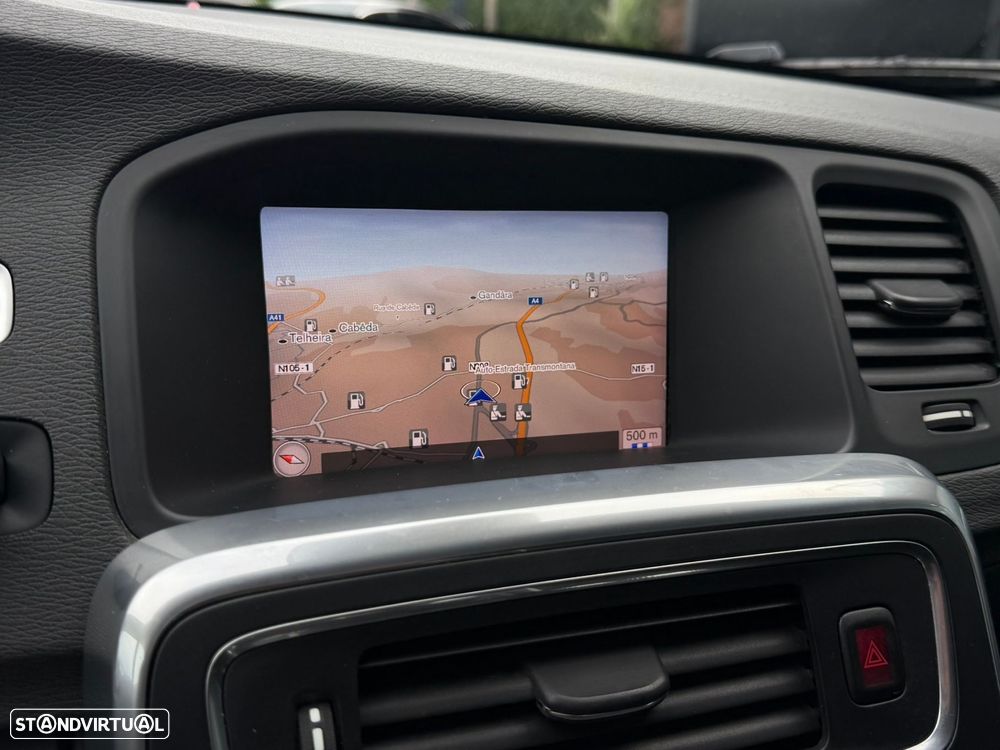 Volvo V60 2.0 D2 R-Design - 38