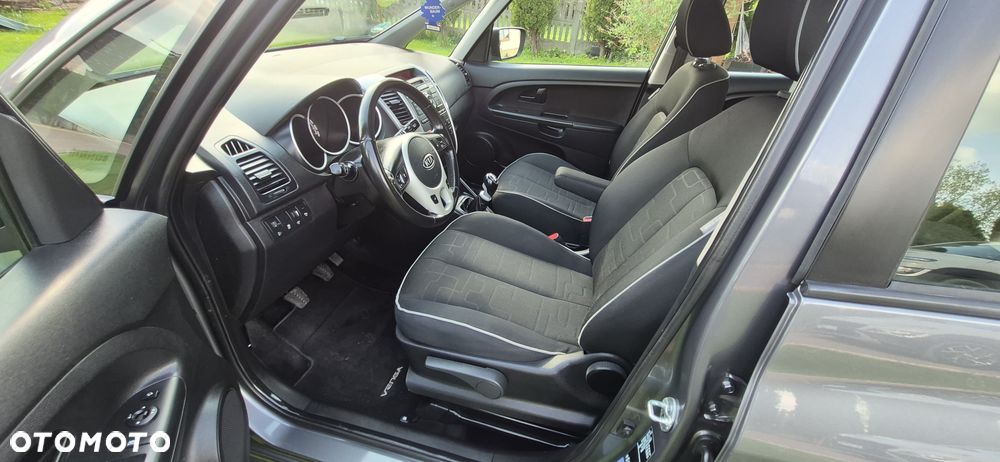Kia Venga 1.6 L - 16