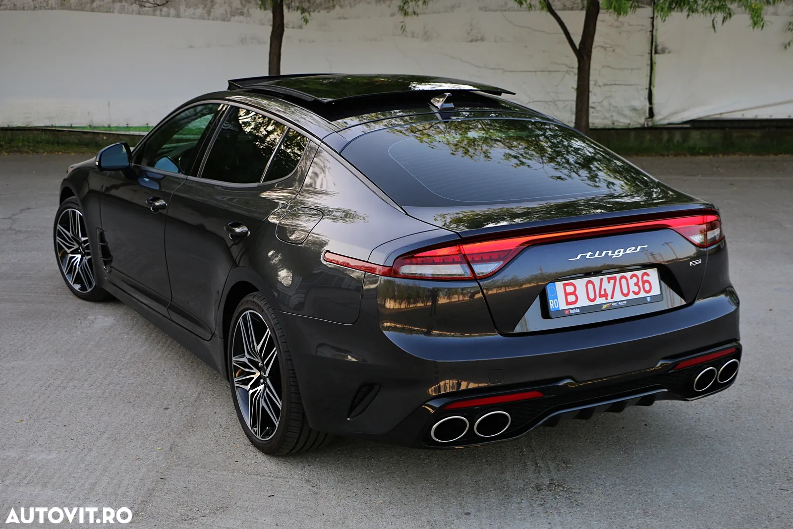 Kia Stinger 3.3 T-GDI AWD GT - 12