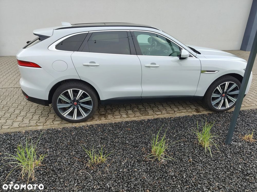 Jaguar F-Pace 25t AWD Portfolio - 2