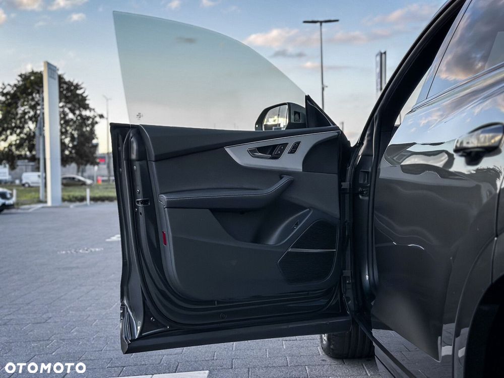 Audi Q8 - 18