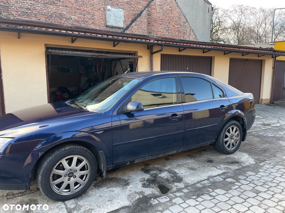 Ford Mondeo 2.0 TDDi Ambiente - 1