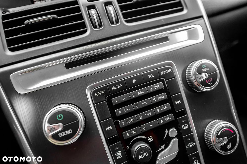 Volvo XC 60 D4 AWD Summum - 26