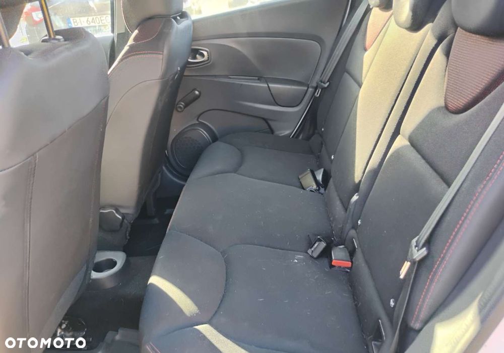Renault Clio - 11
