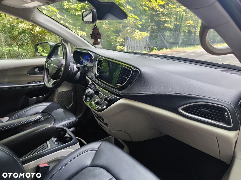 Chrysler Pacifica - 9
