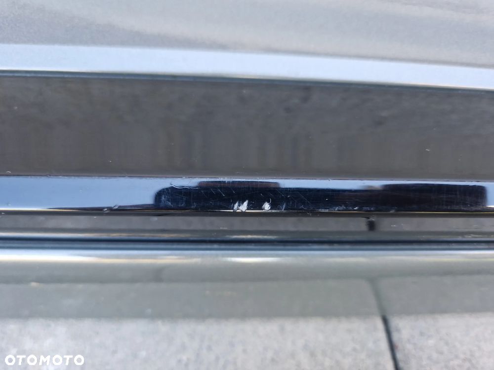 LISTWA DRZWI PRZEDNICH PRAWYCH AUDI Q3 II 2017-- - 2