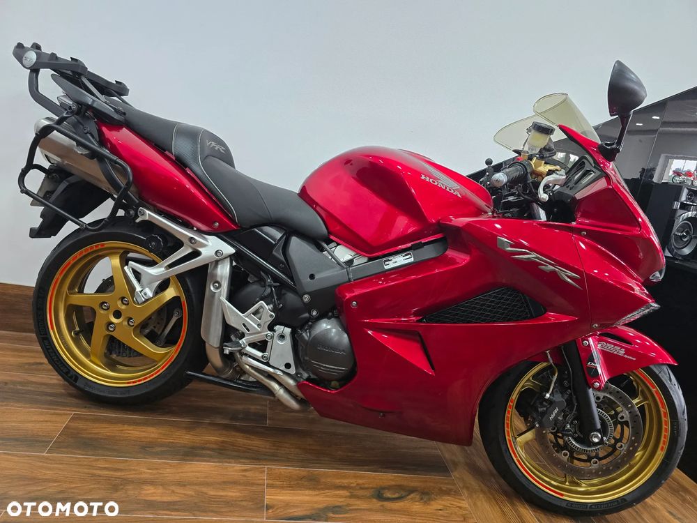 Honda VFR - 29