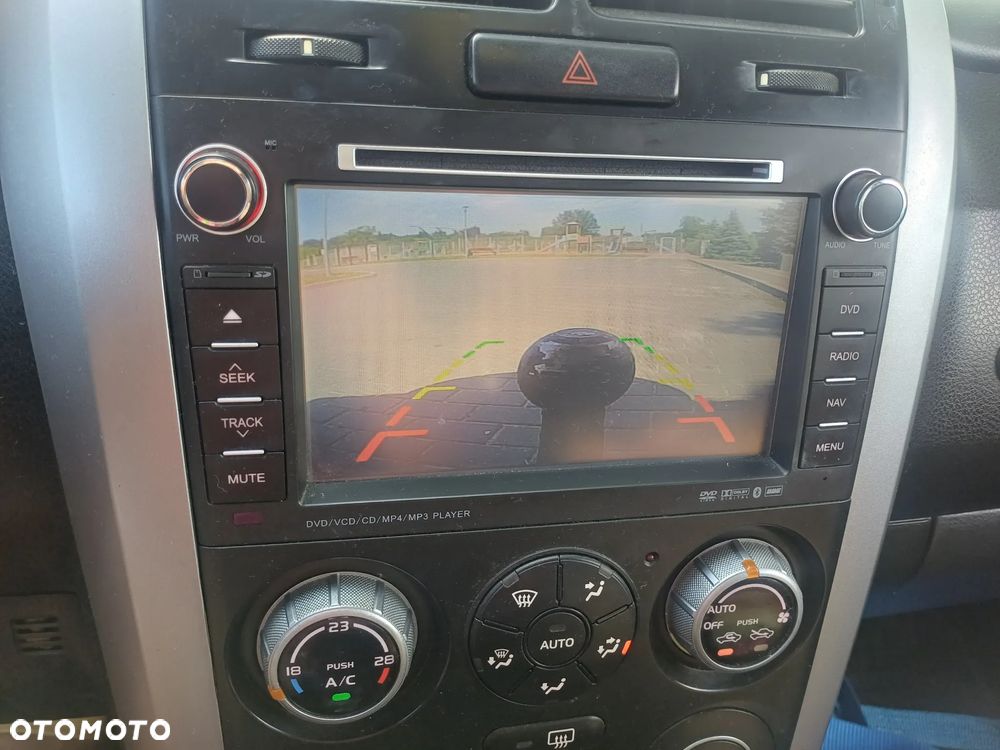 Suzuki Grand Vitara 2.0 - 10