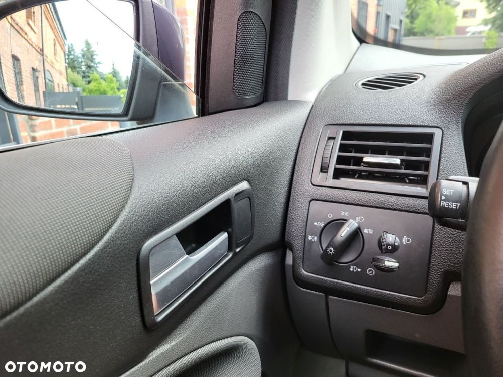 Ford Kuga - 35